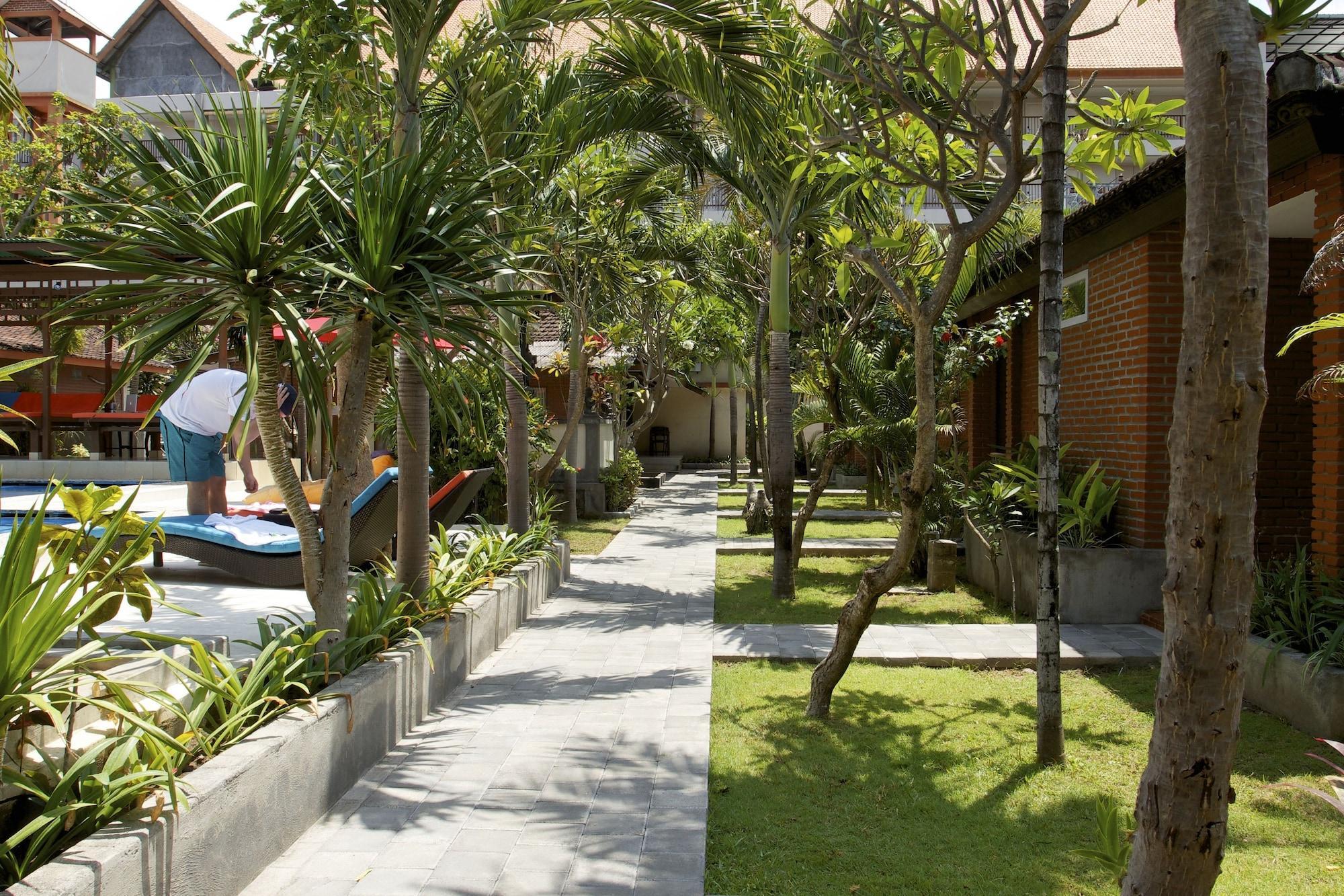 อายุ ลิลลี การ์เดน โฮเต็ล กูตา Hotel ภายนอก รูปภาพ