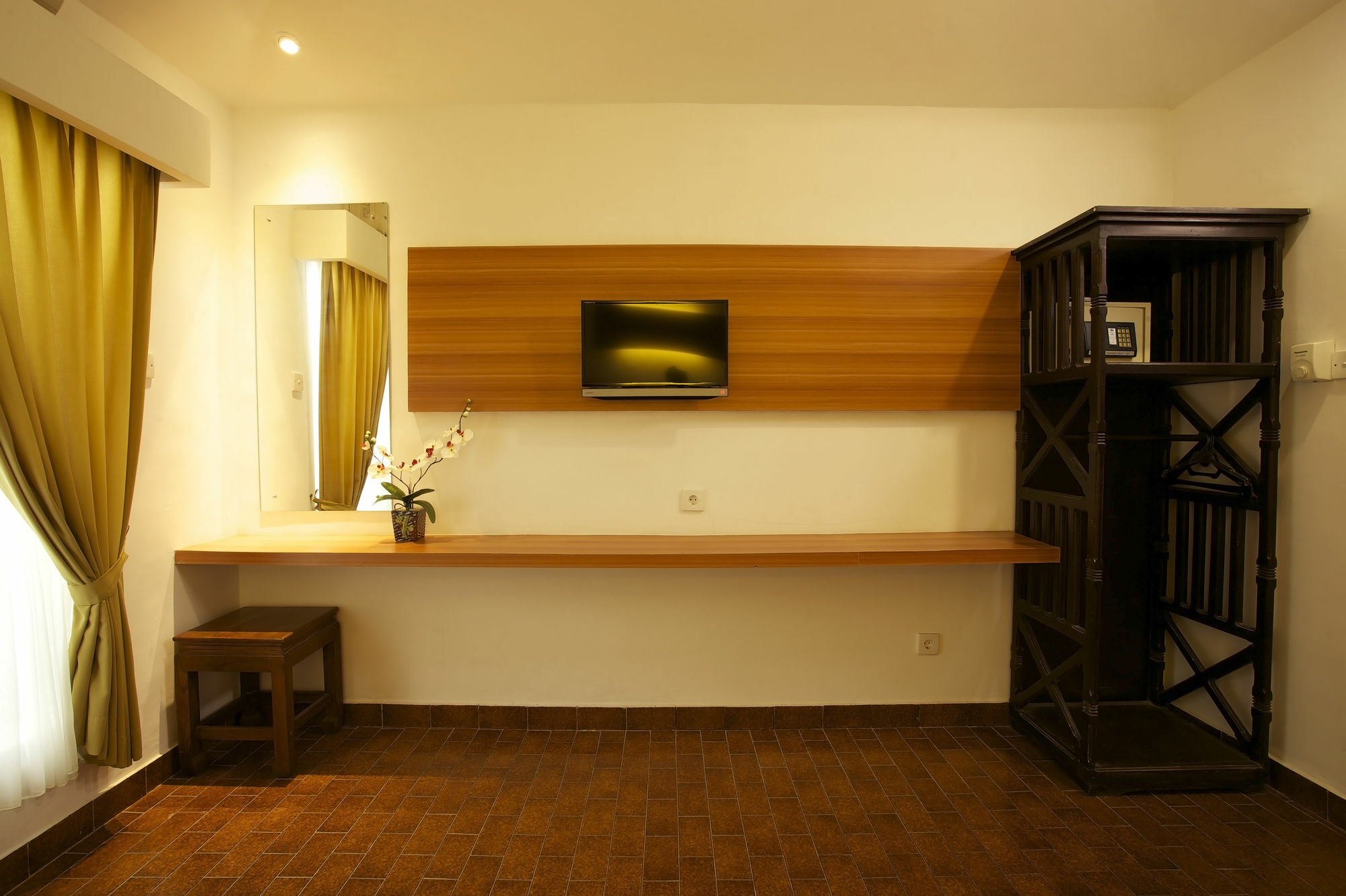 อายุ ลิลลี การ์เดน โฮเต็ล กูตา Hotel ภายนอก รูปภาพ